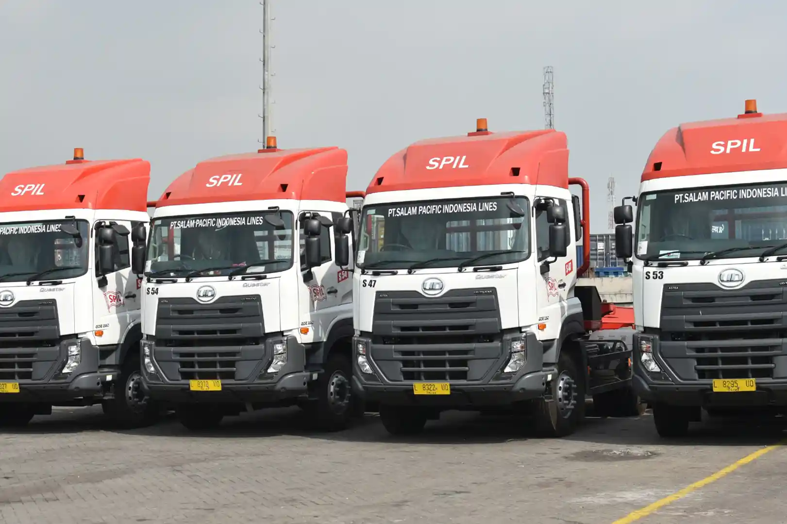 pengiriman barang dengan truk